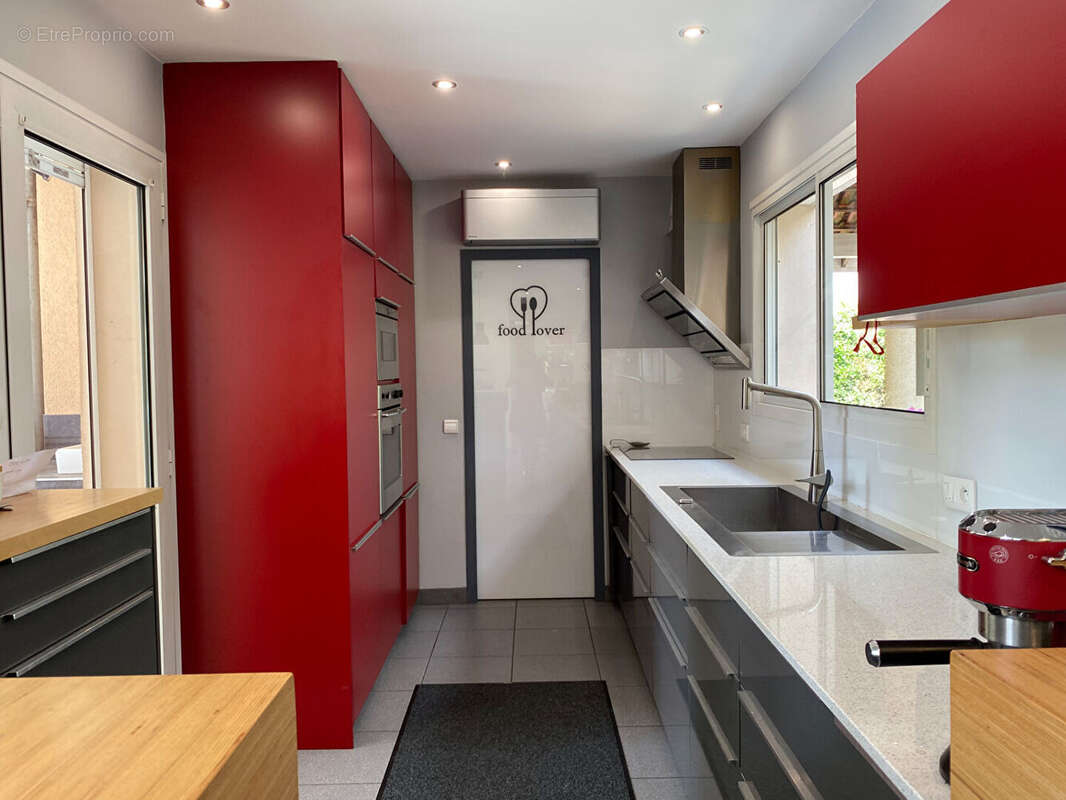 Maison à SAUGNAC-ET-CAMBRAN