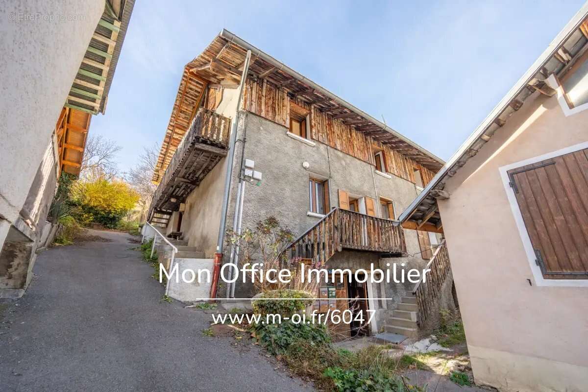 Maison à CHATEAUROUX-LES-ALPES