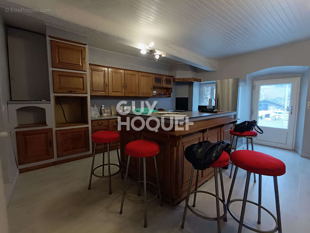 Maison à CHAMBOST-LONGESSAIGNE