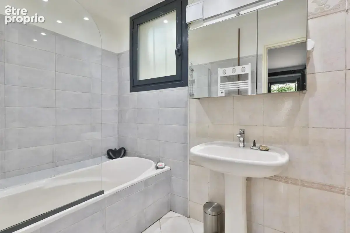 Maison de 6 pièces de 143 m² à Issy-les-Moulineaux - photo 12