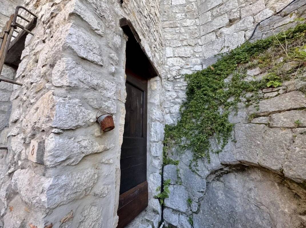 Appartement à PEILLON