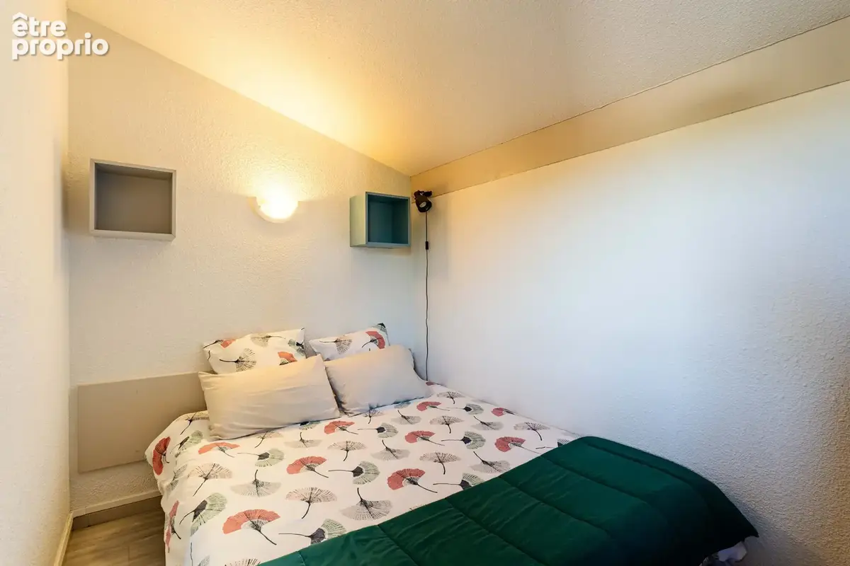Appartement plein de charme avec beau potentiel - photo 7