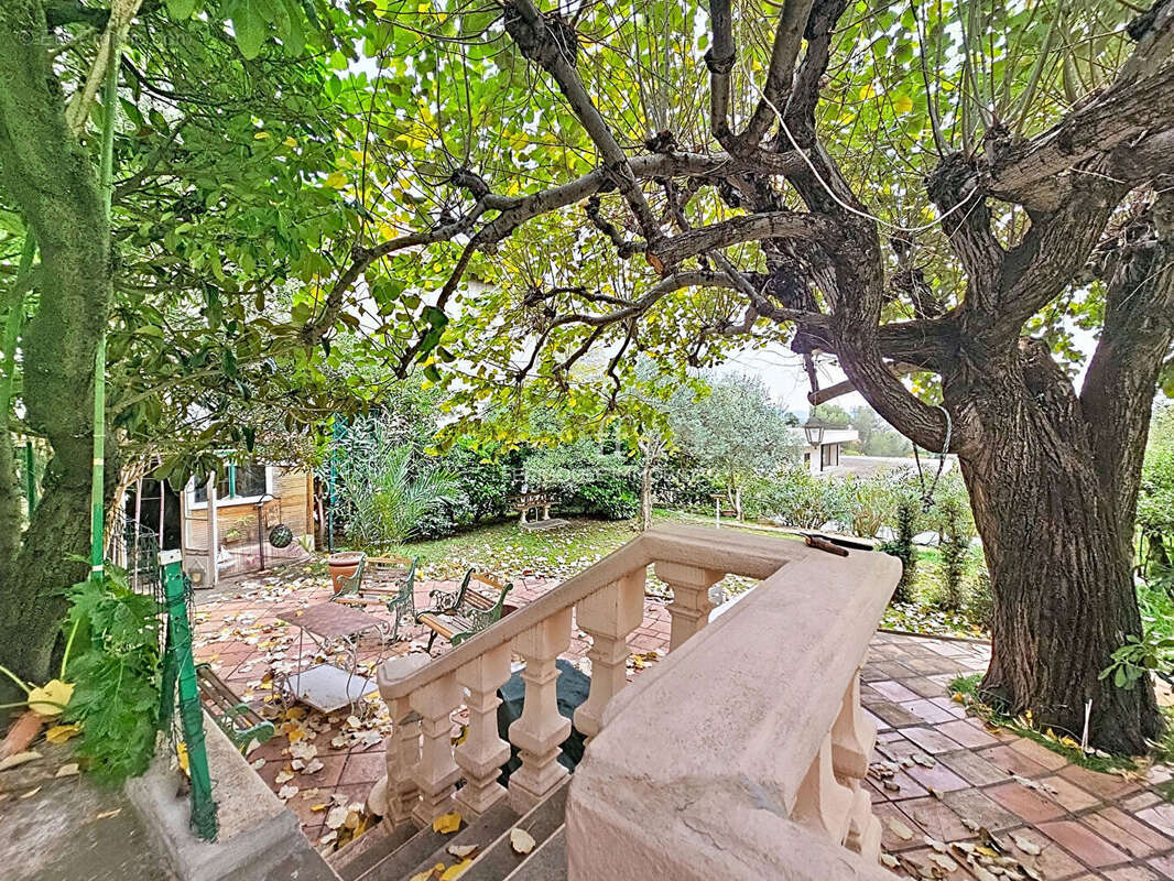 Maison à VILLENEUVE-LES-AVIGNON