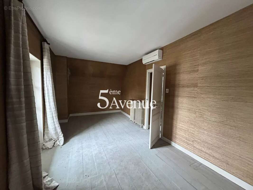 Maison à SAINT-MAUR-DES-FOSSES