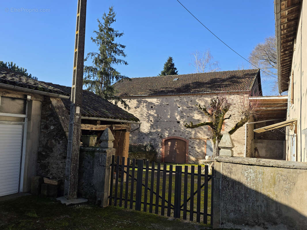 Maison à SAINTE-GEMME