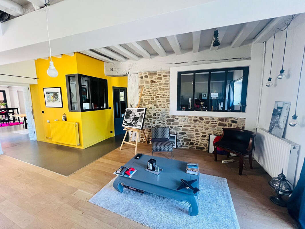 Maison à VAL-D'IZE