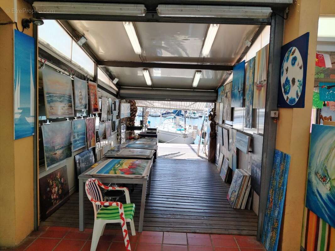 Commerce à GRUISSAN