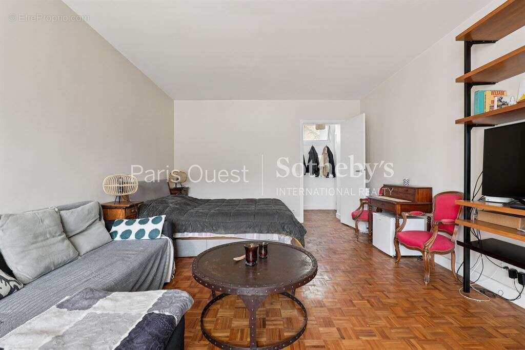 Appartement à NEUILLY-SUR-SEINE