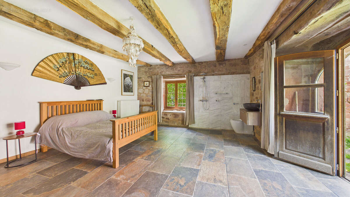 Maison Villecomtal 5 pièces 150 m2 + 76m²  aménageable sur 585 m² de terrain - photo 9