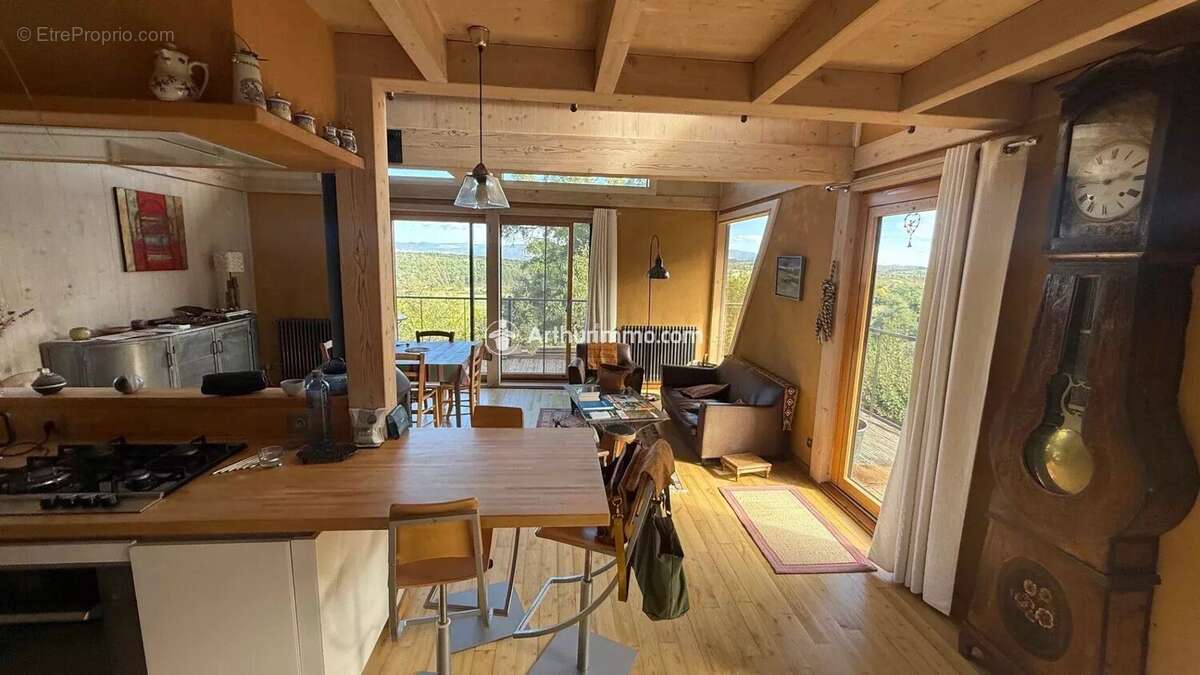 Maison à LA ROQUE-SAINTE-MARGUERITE