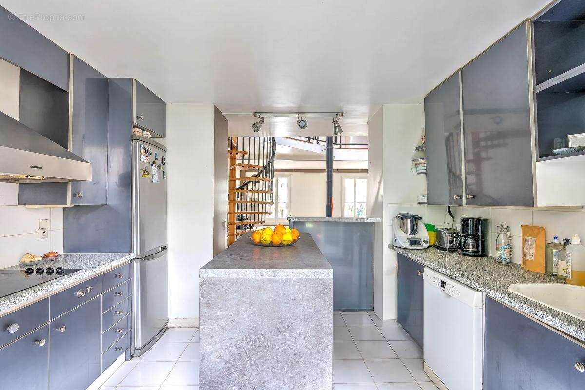 Maison à LE PLESSIS-ROBINSON