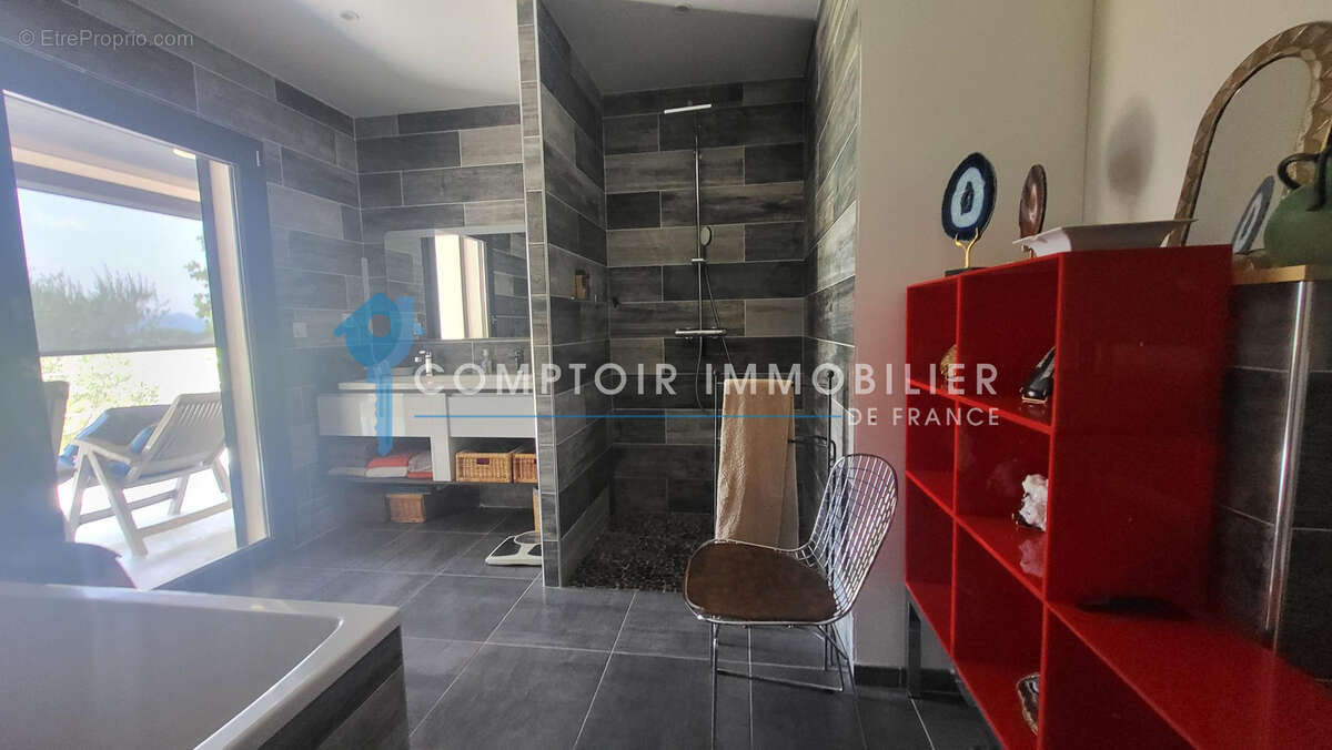 Villa contemporaine en viager occupé proche d'ALES - photo 8