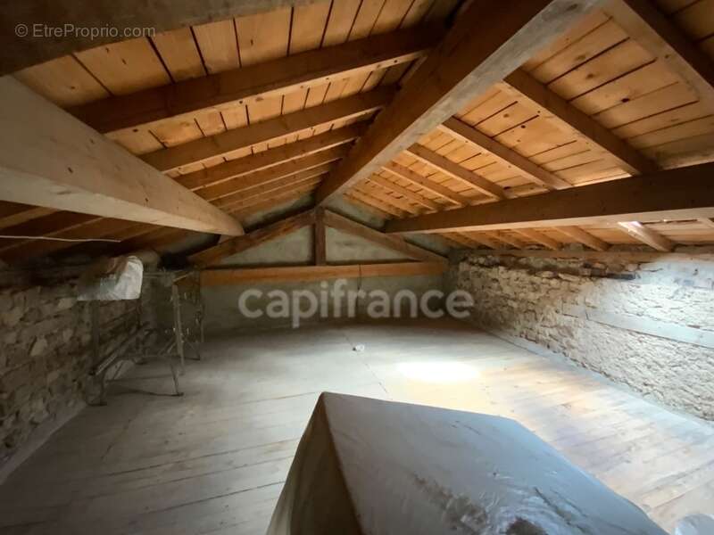 A CERVIERES (42). Maison de village de 65 M2 avec son garage attenant - photo 7