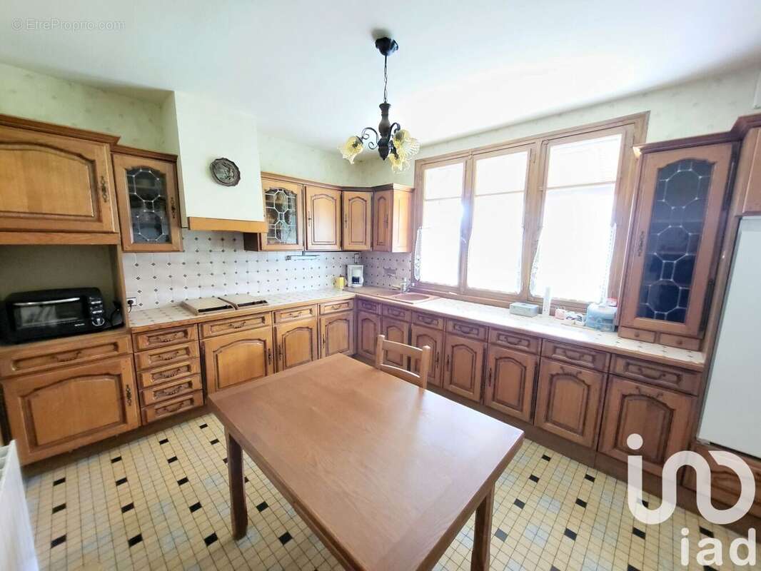 Photo 2 - Maison à SAINT-GEORGES-DE-POISIEUX