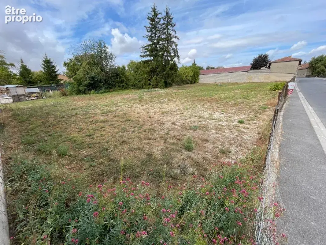 Terrain à CHEPPES-LA-PRAIRIE
