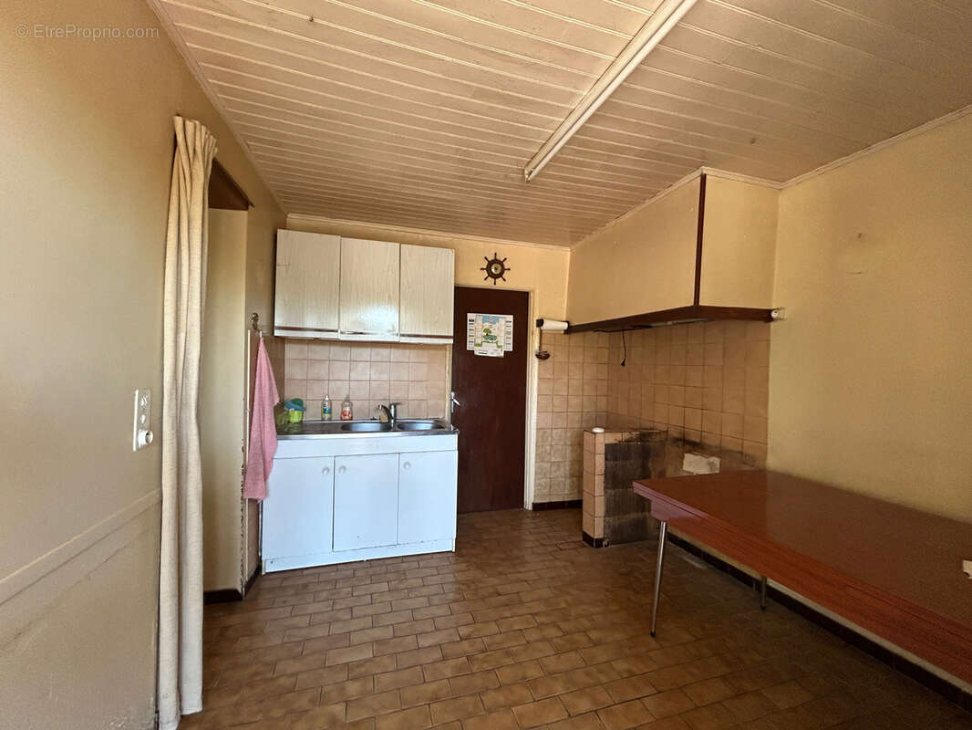 Maison, 3 chambres, 2000 m2 de terrain, garage. - photo 3