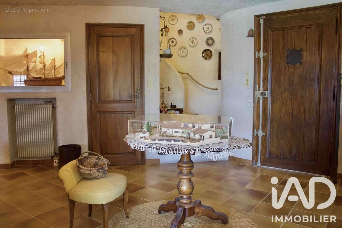 Maison 265 m² à Cabris  - photo 7