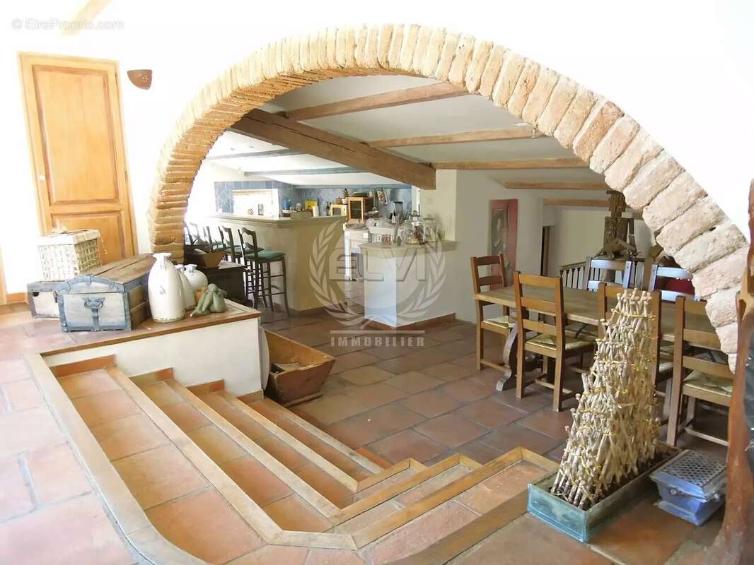 Maison à PLAN-DE-LA-TOUR