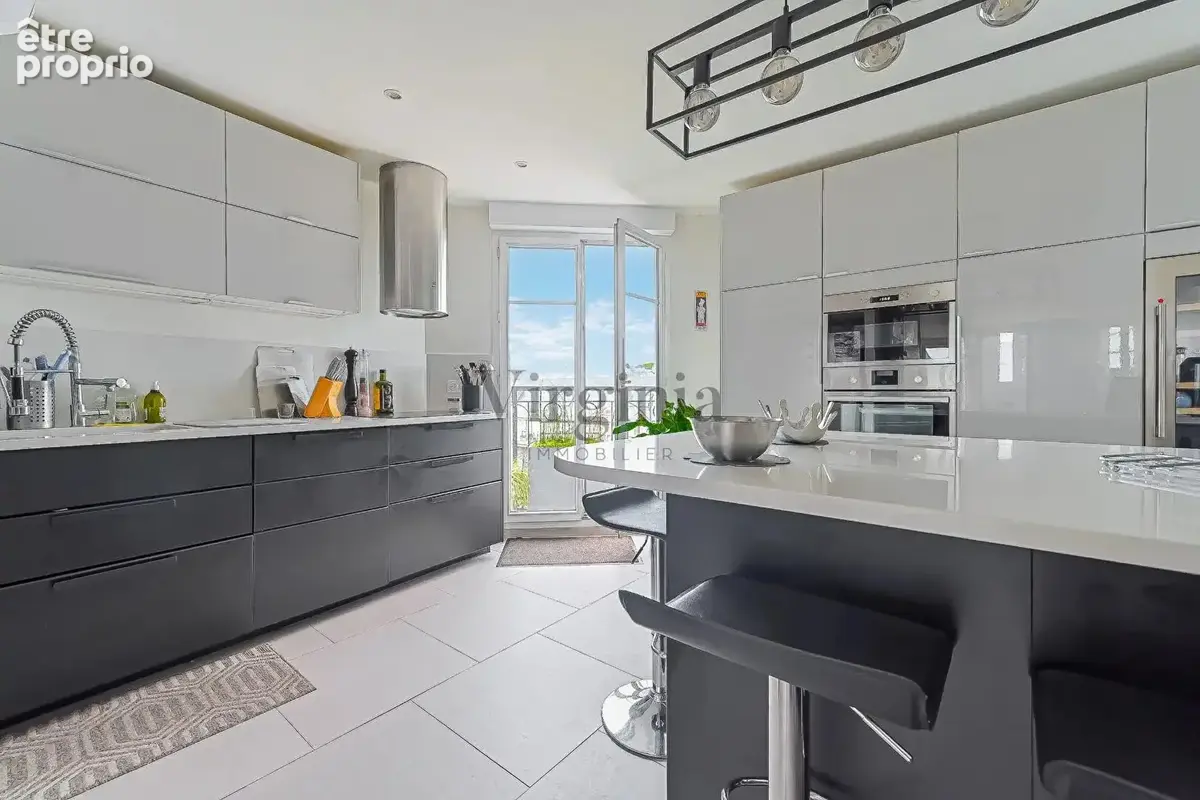 Duplex 6 pièces de 131 m² - 4 chambres - Terrasse de 40 m² - École Vétérinaire - photo 9