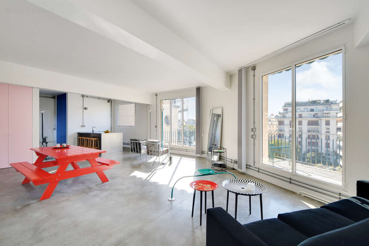 Appartement à PARIS-16E