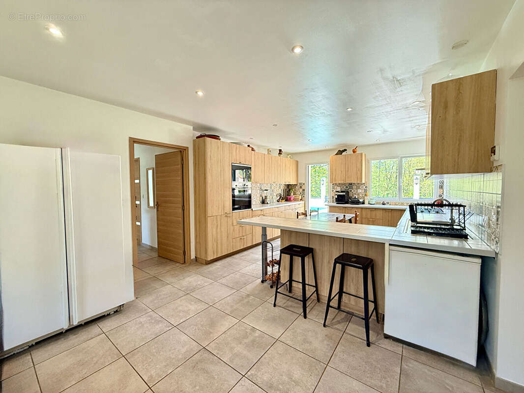 Maison à TROIS-PALIS