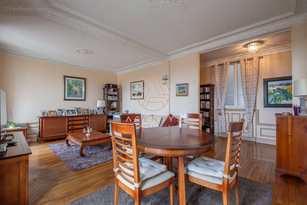 Appartement à NOGENT-SUR-MARNE