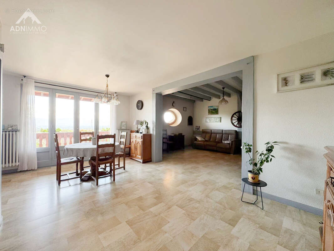Maison à THOIRY