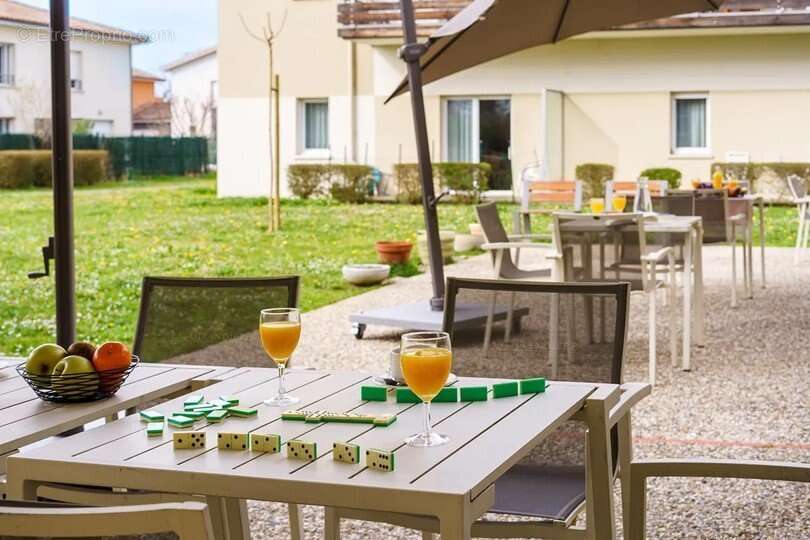 INVESTISSEMENT LOCATIF  TARBES  Résidence Seniors Les Templitudes de Tarbes - 5,62 % de rentabilité - photo 12