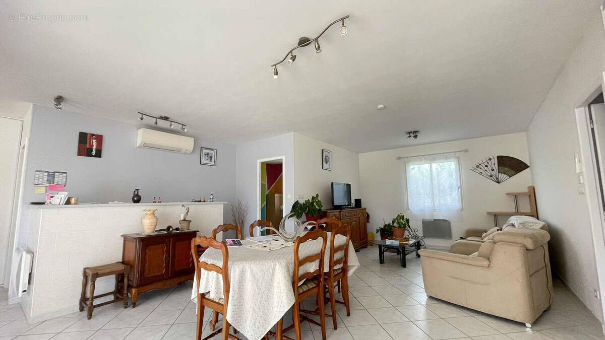 Maison à LA VILLE-DIEU-DU-TEMPLE