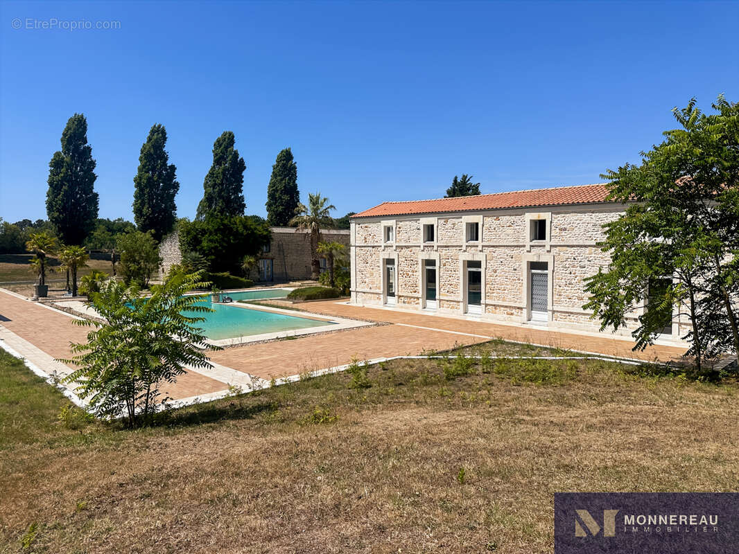 Demeure en pierre avec parc et grand terrain - photo 24