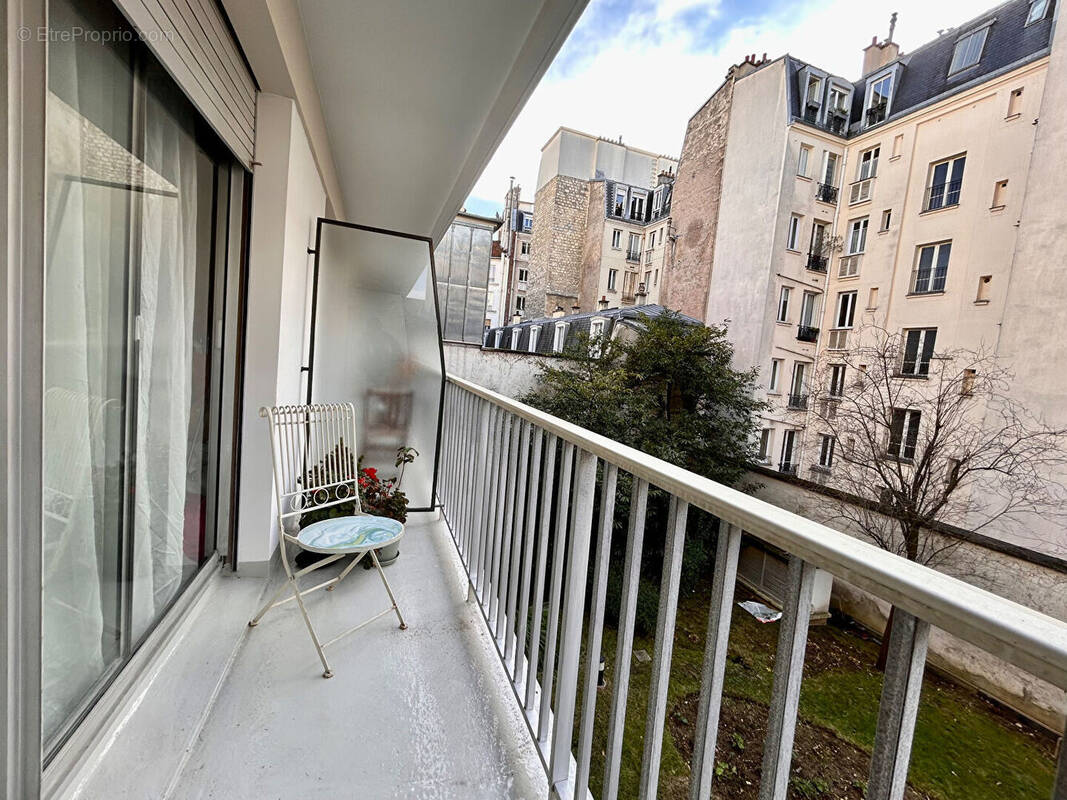 Appartement à PARIS-14E
