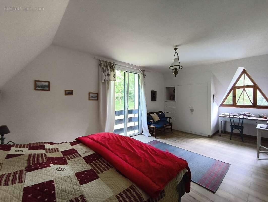 Maison à NESLES-LA-VALLEE