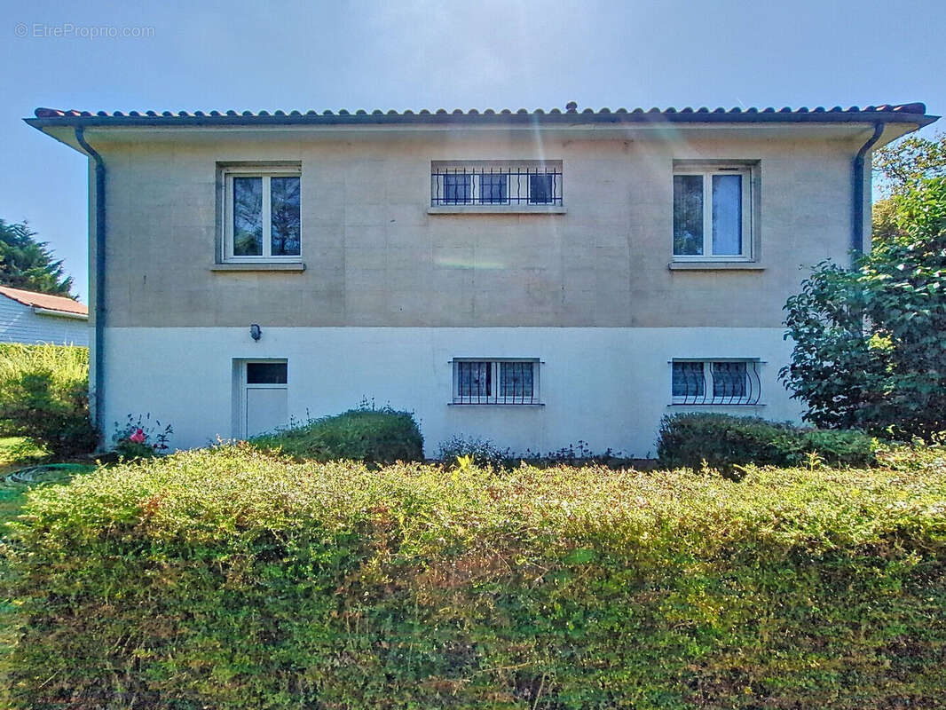 Maison à SAINTE-SOULLE