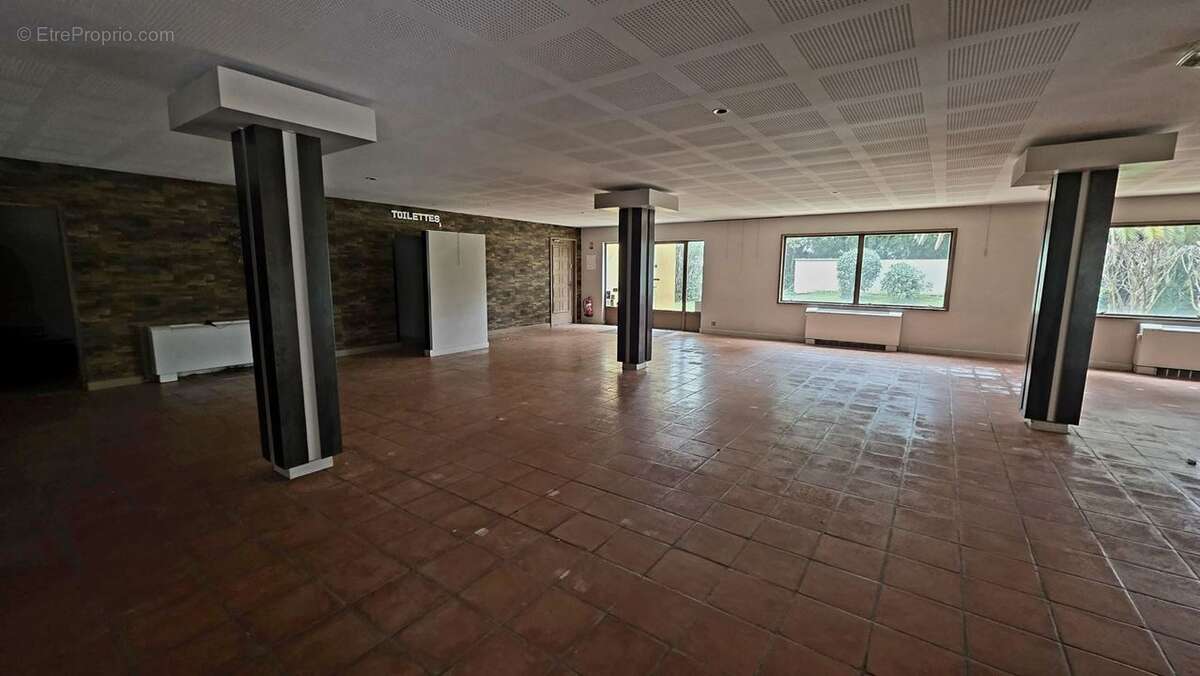 Commerce 830 m² à Avignon  - photo 5