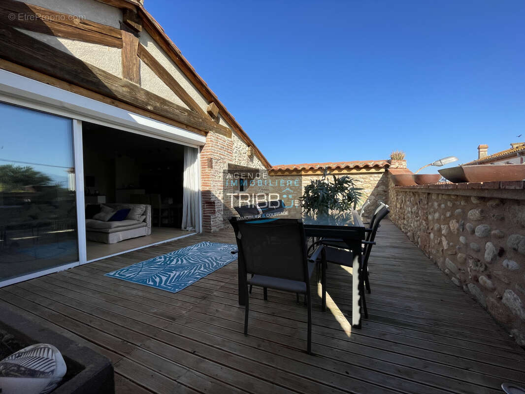 Maison à VILLEMOLAQUE