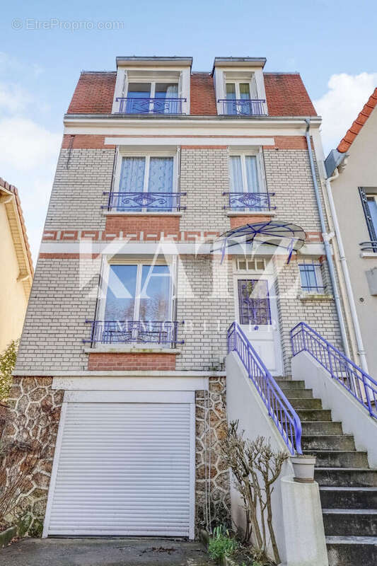 Maison à SURESNES