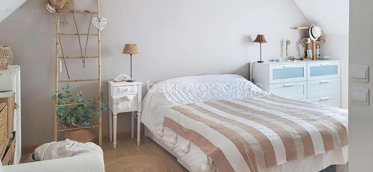 Maison à LE PLESSIER-ROZAINVILLERS