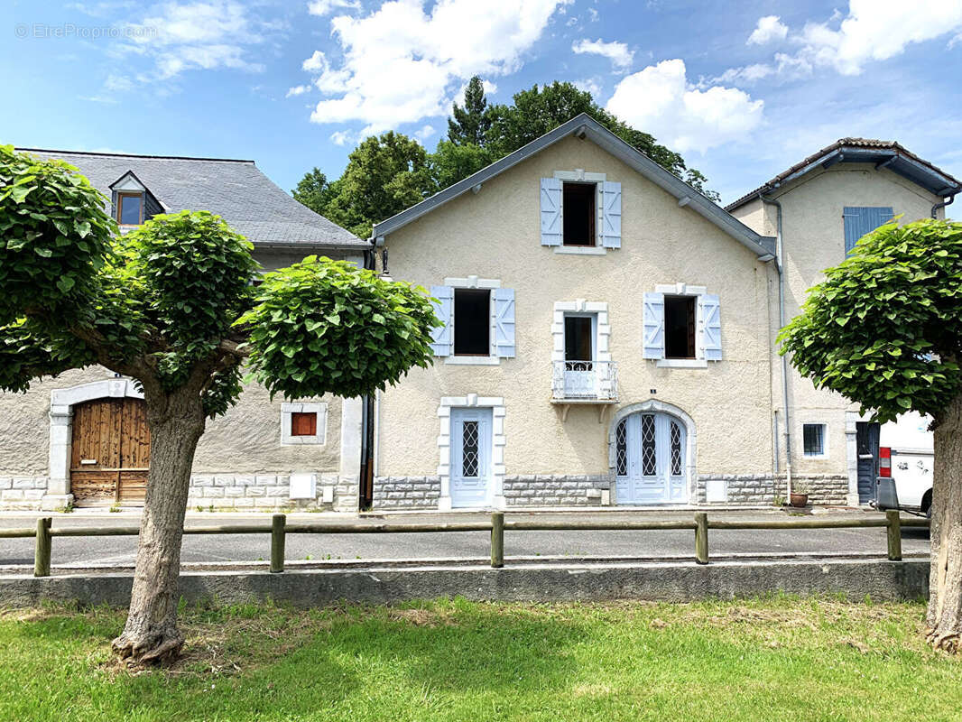 Maison 170 m² à Izeste  - photo 2