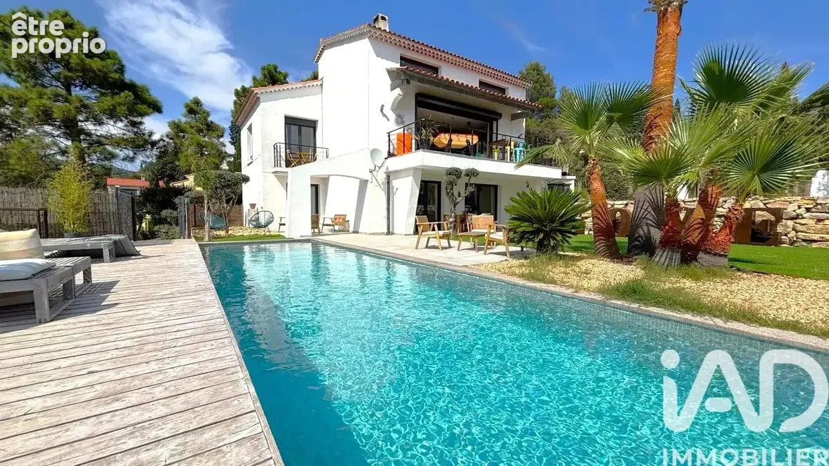 Photo 1 - Maison à ROQUEBRUNE-SUR-ARGENS