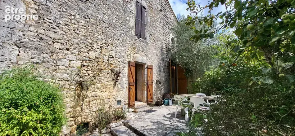 Maison de village en pierre avec terrasse et jardin - photo 23
