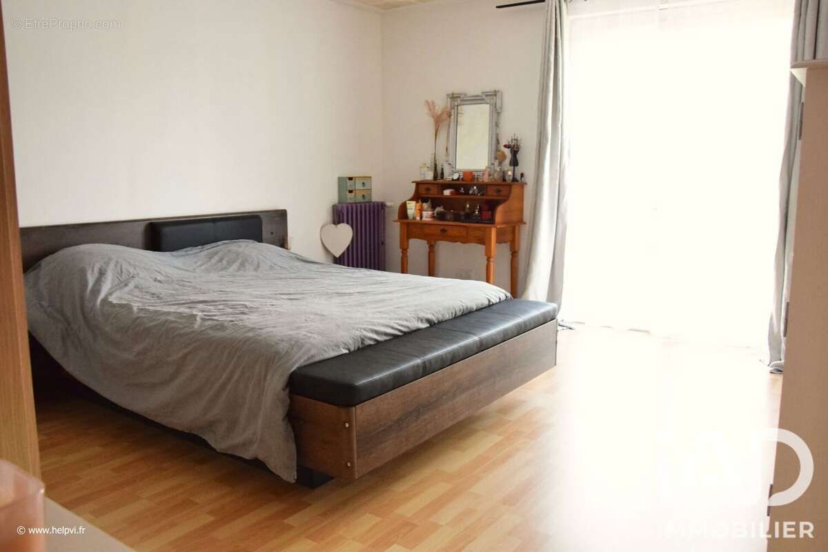 Maison 173 m² à Saint-Jory  - photo 8