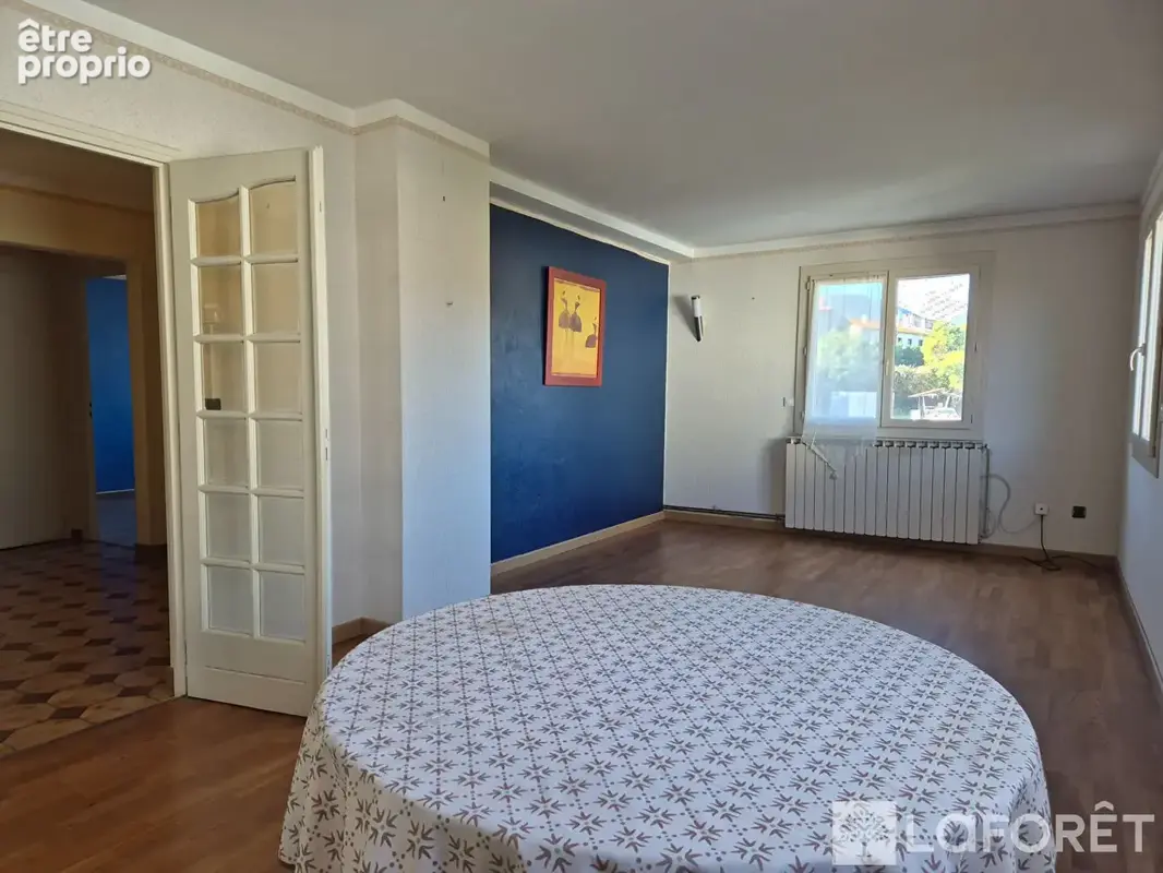 Maison 3 faces de 163 m² avec jardin et garage - photo 4