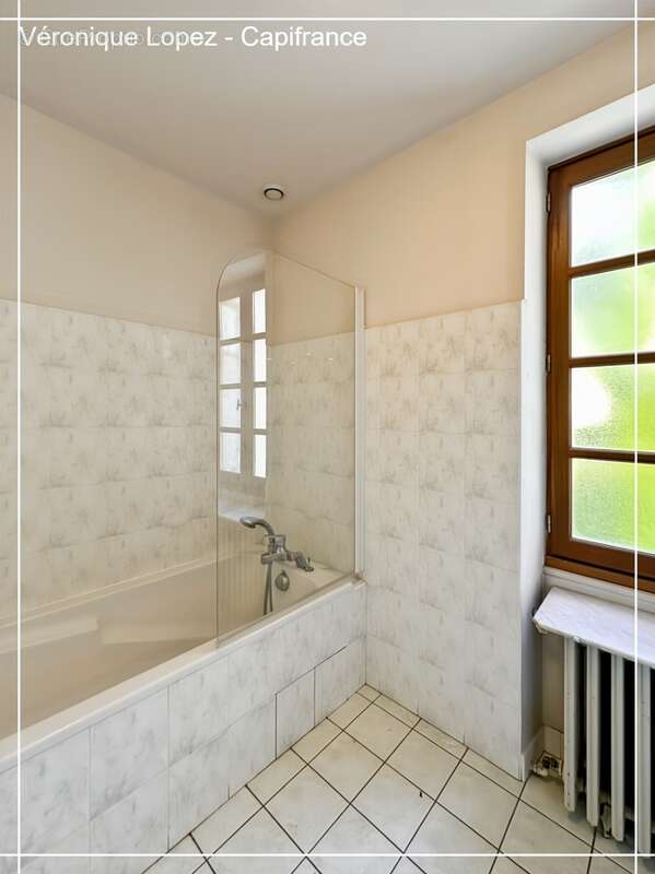 Agen, à seulement 6kms, authentique maison en pierre de 203m² avec grand terrain, garage et cave - photo 22