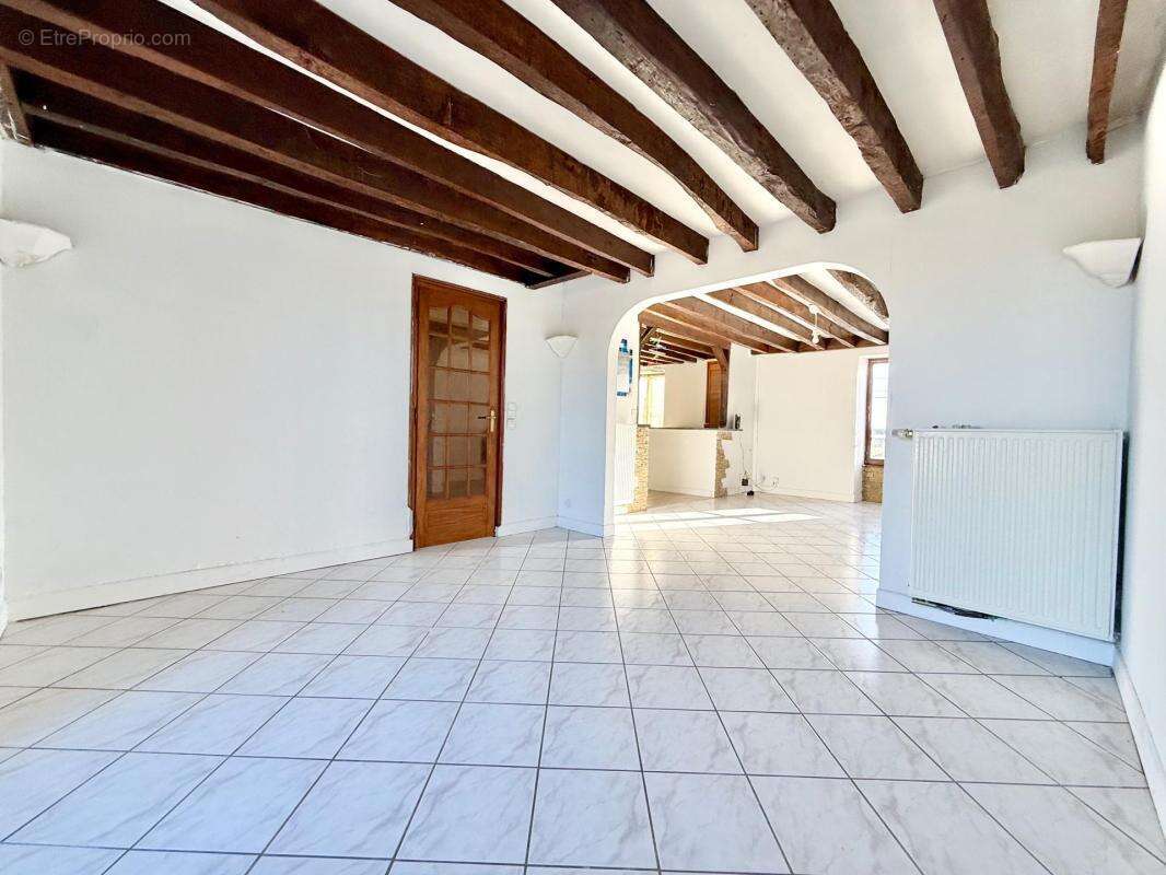Maison à CHAMPEAUX