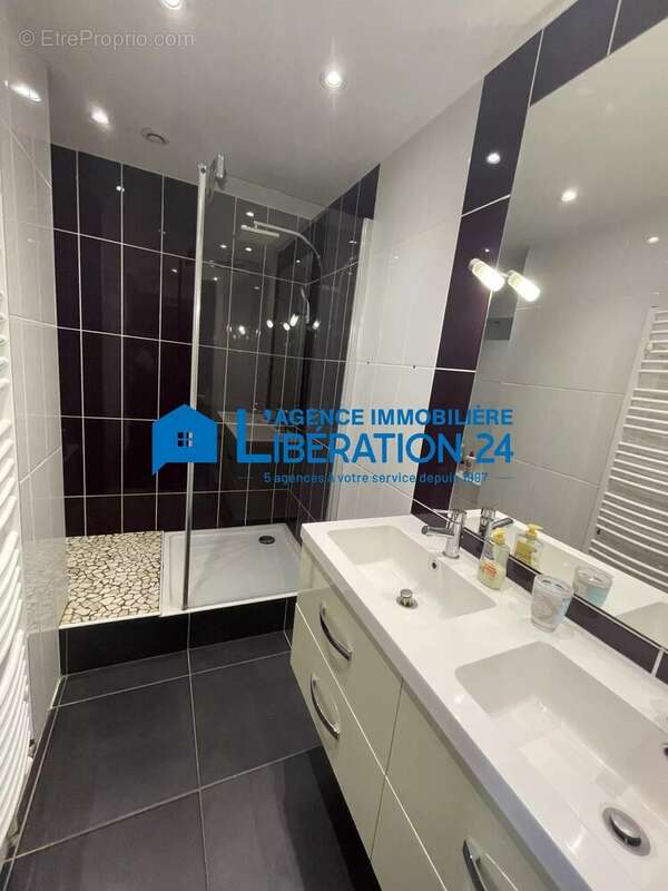 Appartement à LE CHAMBON-FEUGEROLLES