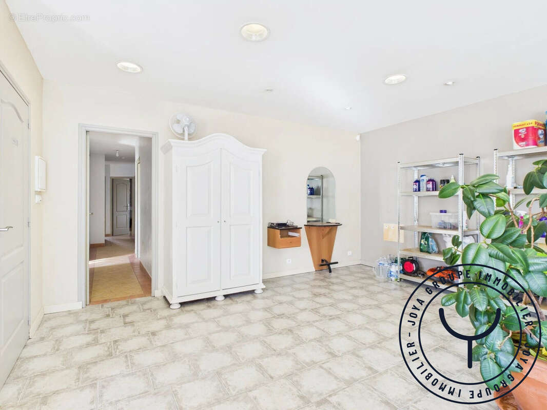 Maison 174 m² à Maizieres-La-Grande-Paroisse  - photo 9
