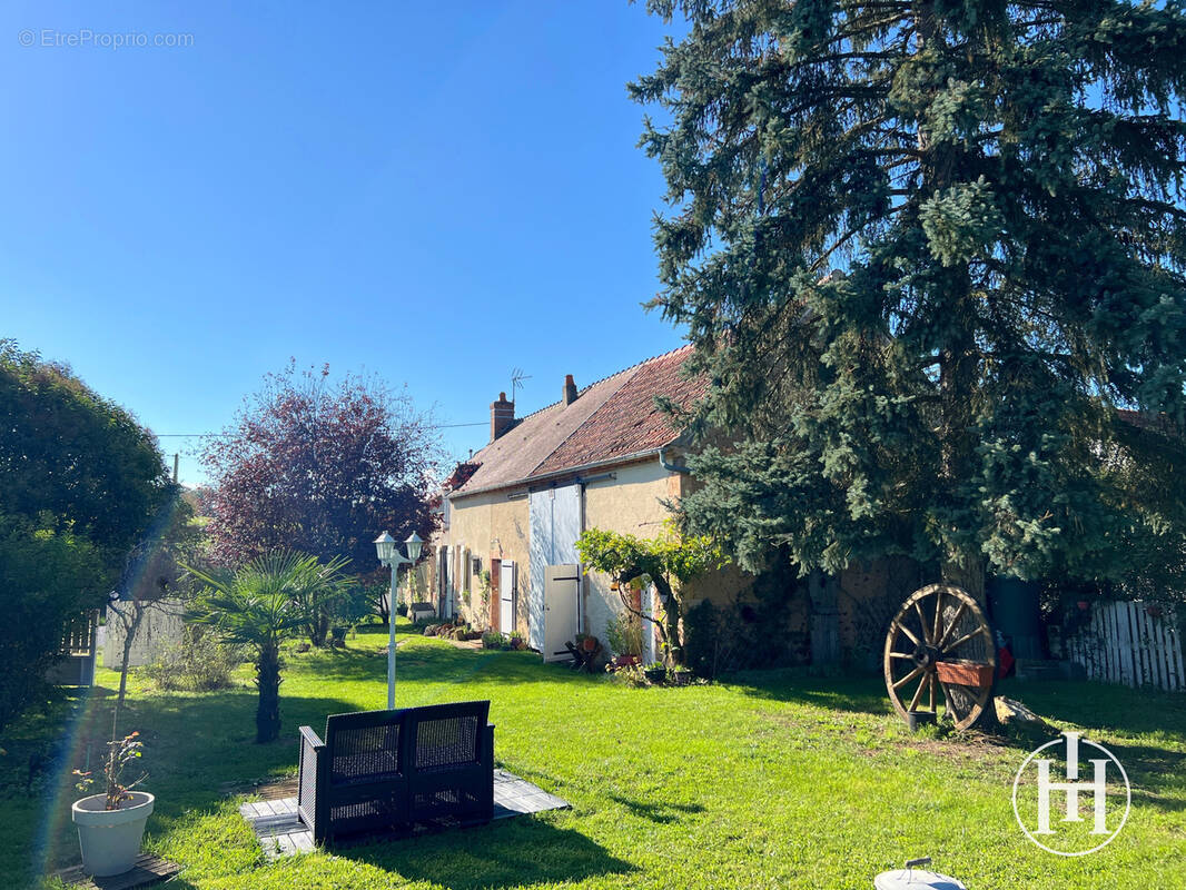 Maison à SAINT-VITTE