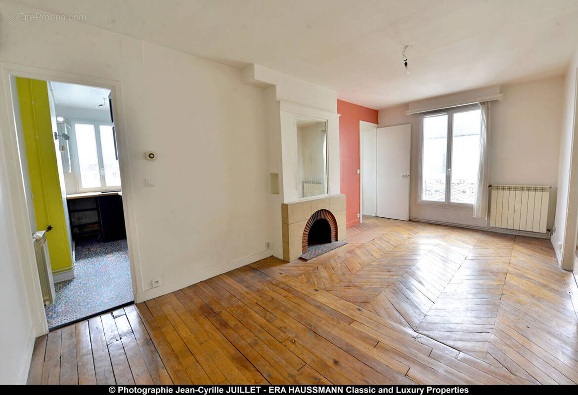 Appartement à PARIS-17E