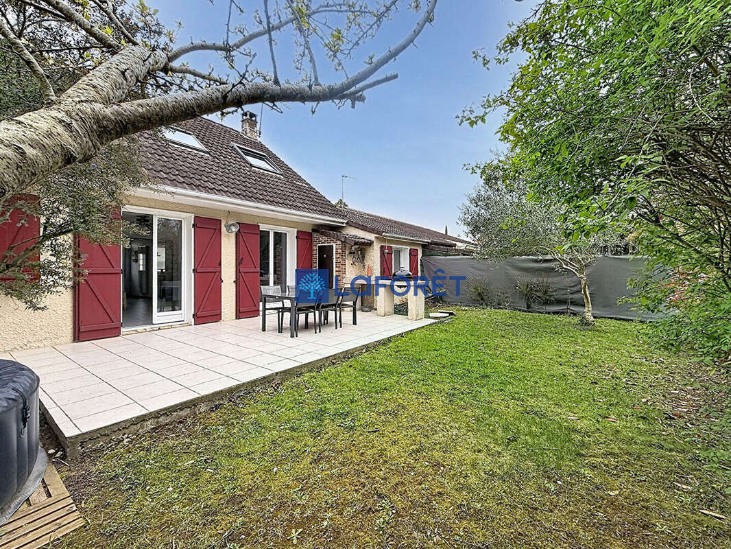 Maison 6 pièces 4 chambres - Quartier des fleurs - SAINT-PIERRE-DU-PERRAY - photo 10