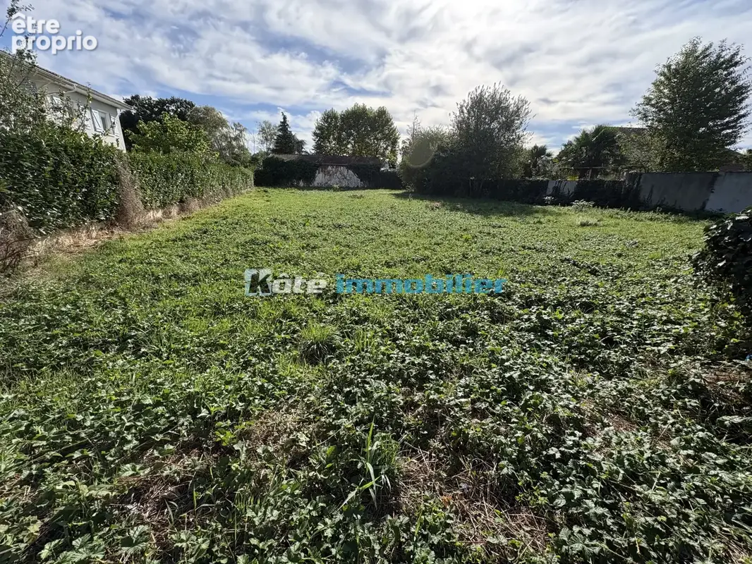 Terrain constructible de 714 m2 - photo 3